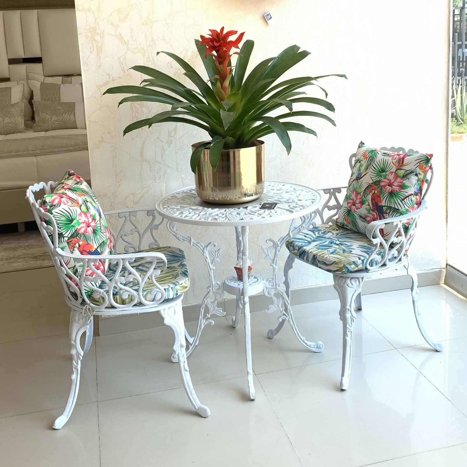 COMEDOR FLOR: Elegancia y Personalización Para Tu Exterior