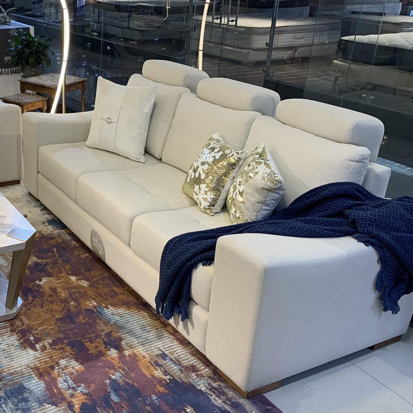 SOFÁ GLAMOUR Personalizable: Elegancia y Confort a Medida